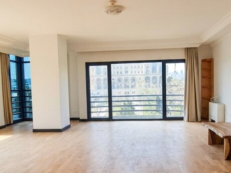 4 otaqlı yeni tikili - 28 May m. - 183 m²