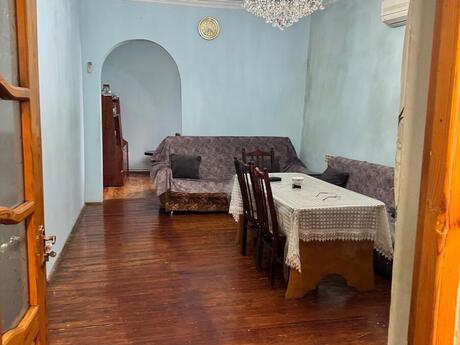 3 otaqlı həyət evi/bağ evi - Azadlıq Prospekti m. - 100 m²