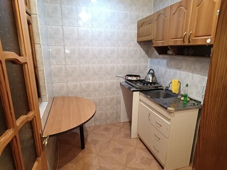 3 otaqlı köhnə tikili - 7-ci mikrorayon q. - 60 m²