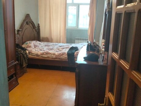 Elan №6101294 - Bakı, Qaraçuxur q., 3 otaqlı, 75 m², 3/5 mərtəbə