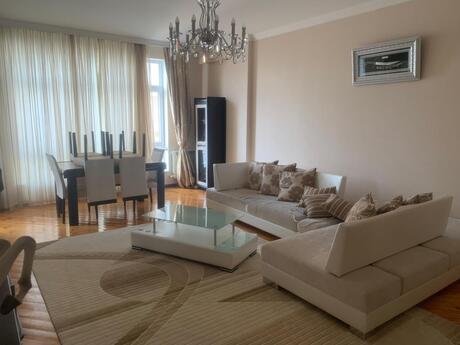 3 otaqlı yeni tikili - 8 Noyabr m. - 120 m²