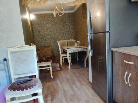 1 otaqlı köhnə tikili - İnşaatçılar m. - 30 m²