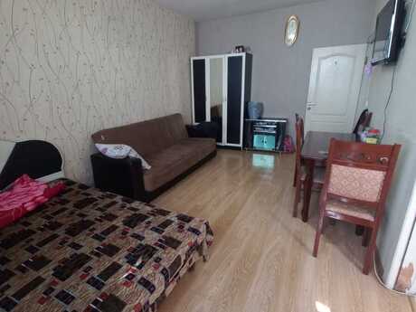 1 otaqlı köhnə tikili - Memar Əcəmi m. - 35 m²