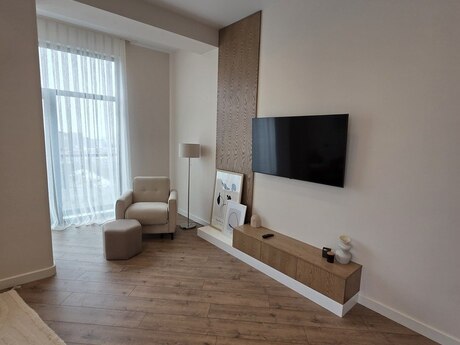 4-комн. новостройка - Насиминский  р. - 130 м²