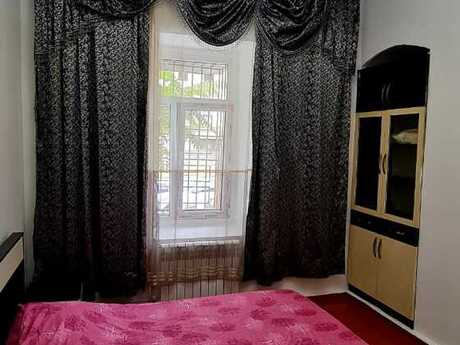 2 otaqlı köhnə tikili - 28 May m. - 50 m²