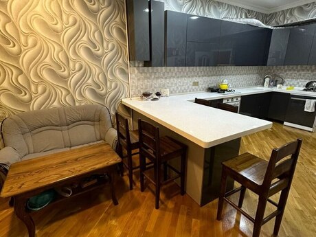 4 otaqlı yeni tikili - Elmlər Akademiyası m. - 150 m²