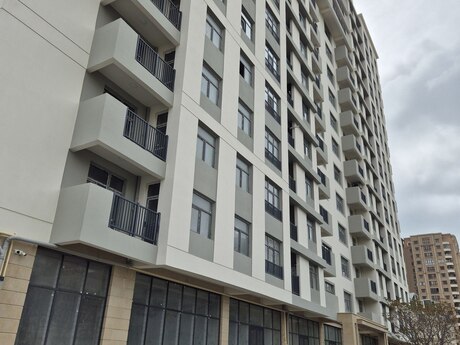 4 otaqlı yeni tikili - 28 May m. - 181.7 m²