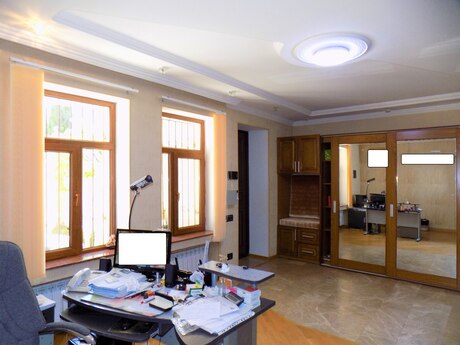 8 otaqlı ofis - Azadlıq Prospekti m. - 560 m²