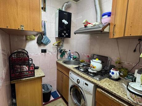 3 otaqlı köhnə tikili - İnşaatçılar m. - 55 m²