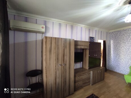 1 otaqlı köhnə tikili - İnşaatçılar m. - 32 m²