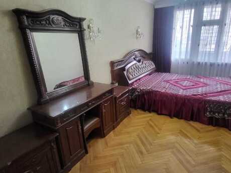 3 otaqlı köhnə tikili - Elmlər Akademiyası m. - 87 m²