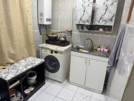 1 otaqlı köhnə tikili - İnşaatçılar m. - 35 m²