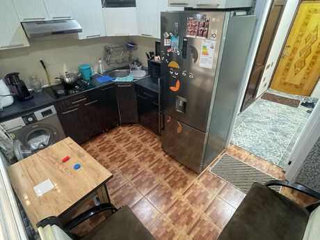 2 otaqlı köhnə tikili - Yeni Günəşli q. - 67 m²