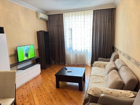 Elan №6101508 - Bakı, Şah İsmayıl Xətai m., 2 otaqlı, 70 m², 10/16 mərtəbə