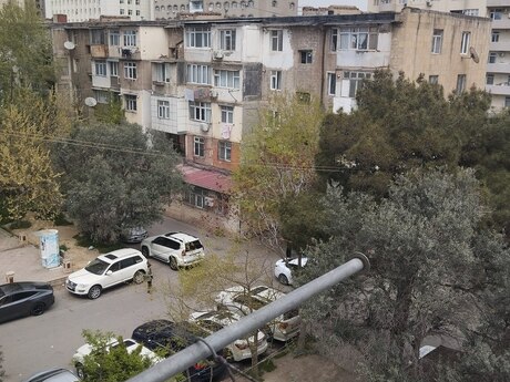 2 otaqlı köhnə tikili - İnşaatçılar m. - 60 m²