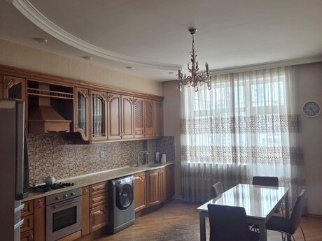 3 otaqlı yeni tikili - Elmlər Akademiyası m. - 175 m²