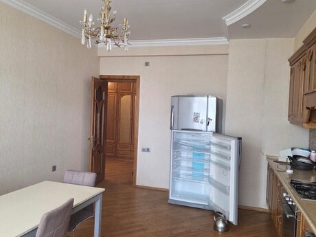 3 otaqlı yeni tikili - Elmlər Akademiyası m. - 175 m²