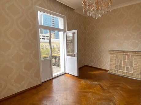 3 otaqlı köhnə tikili - Kubinka q. - 85 m²