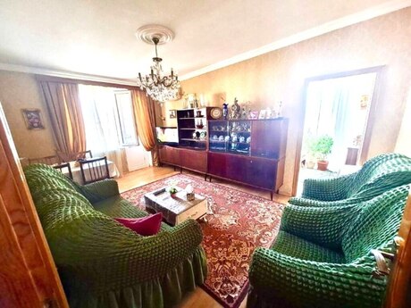 2 otaqlı köhnə tikili - Qara Qarayev m. - 50 m²