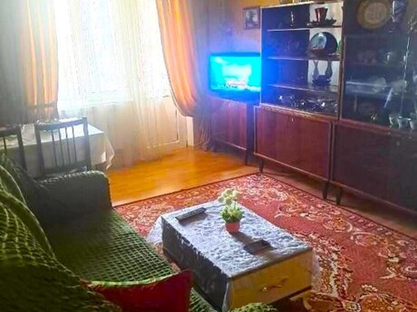 2 otaqlı köhnə tikili - Qara Qarayev m. - 50 m²