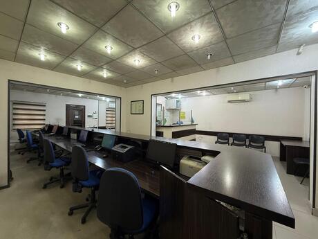 5 otaqlı ofis - 8-ci mikrorayon q. - 200 m²