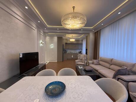 3 otaqlı yeni tikili - Ağ şəhər q. - 120 m²