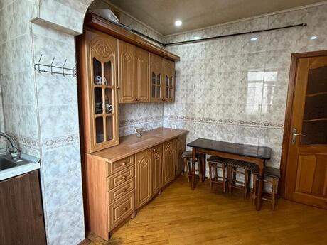 3 otaqlı köhnə tikili - Həzi Aslanov m. - 80 m²