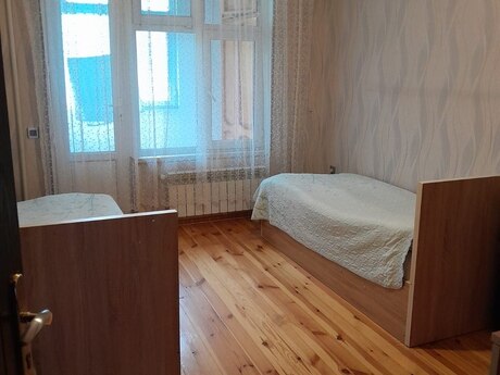 3 otaqlı köhnə tikili - Köhnə Günəşli q. - 90 m²