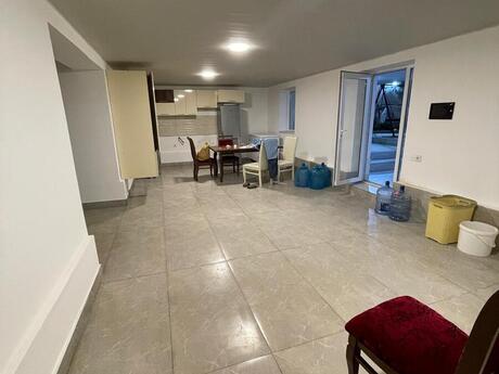 5 otaqlı həyət evi/bağ evi - Yeni Ramana q. - 240 m²