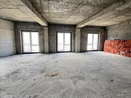 5 otaqlı yeni tikili - Ağ şəhər q. - 250 m²