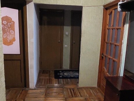 3 otaqlı köhnə tikili - Yeni Günəşli q. - 80 m²