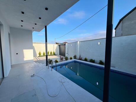 4 otaqlı həyət evi/bağ evi - Şüvəlan q. - 130 m²