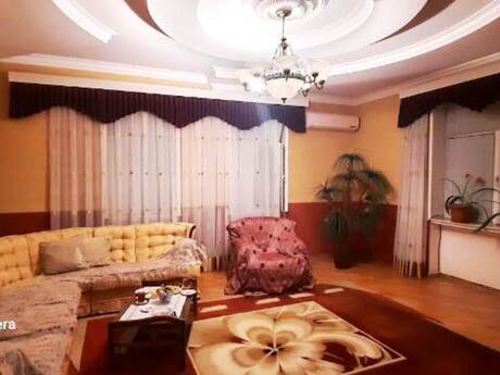 7 otaqlı həyət evi/bağ evi - Mərdəkan q. - 320 m²