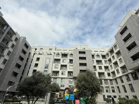 4 otaqlı yeni tikili - Xətai r. - 220 m²