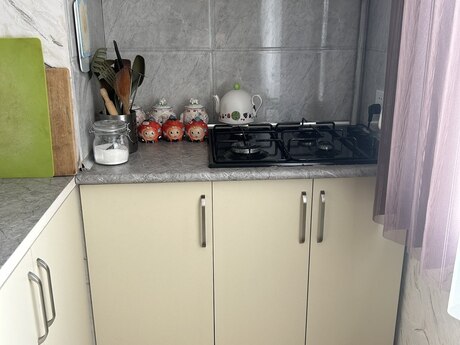 3 otaqlı köhnə tikili - 9-cu mikrorayon q. - 60 m²