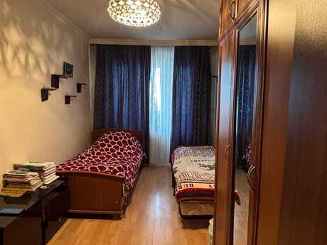 3 otaqlı köhnə tikili - Elmlər Akademiyası m. - 70 m²