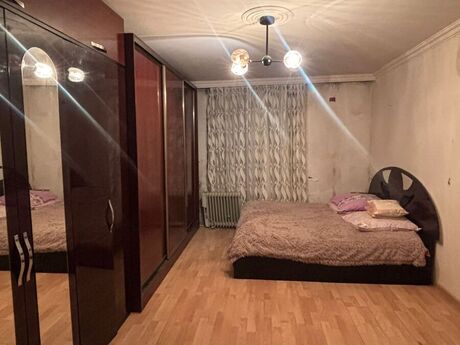 3 otaqlı köhnə tikili - Elmlər Akademiyası m. - 70 m²