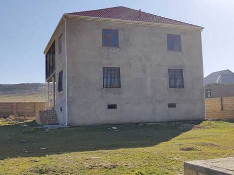 6 otaqlı həyət evi/bağ evi - Qobu q. - 270 m²