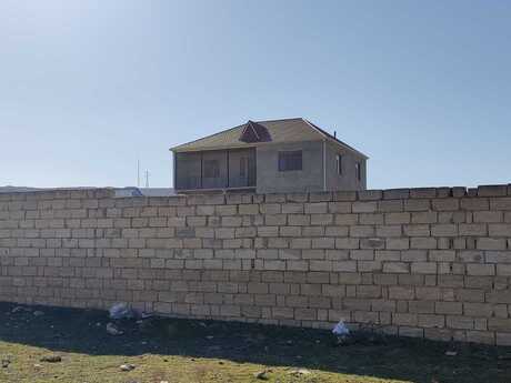 6 otaqlı həyət evi/bağ evi - Qobu q. - 270 m²