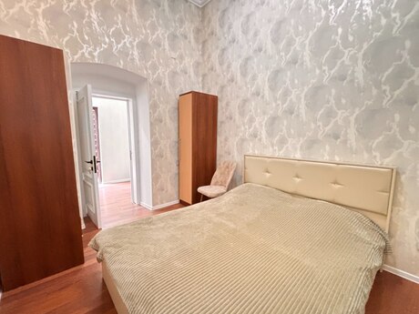 2 otaqlı köhnə tikili - Sahil m. - 40 m²