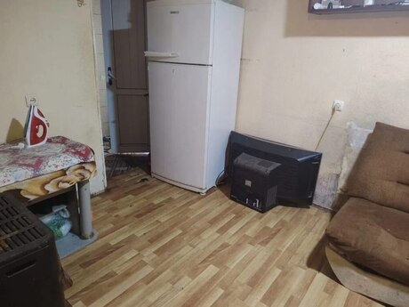 2 otaqlı köhnə tikili - Elmlər Akademiyası m. - 55 m²