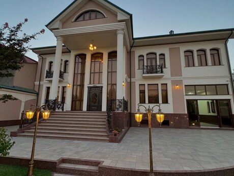 5 otaqlı həyət evi/bağ evi - Bilgəh q. - 400 m²
