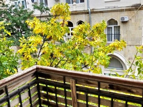 3 otaqlı köhnə tikili - Sahil m. - 95 m²