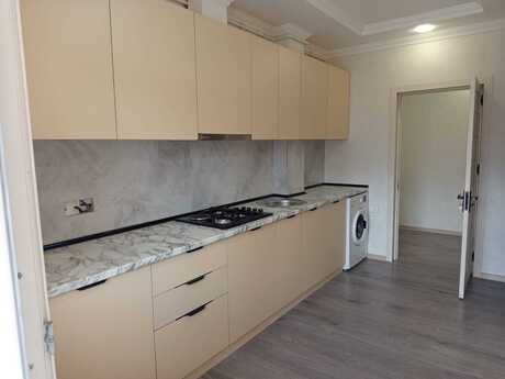 4 otaqlı köhnə tikili - 8 Noyabr m. - 105 m²