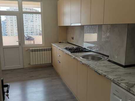 4 otaqlı köhnə tikili - 8 Noyabr m. - 105 m²