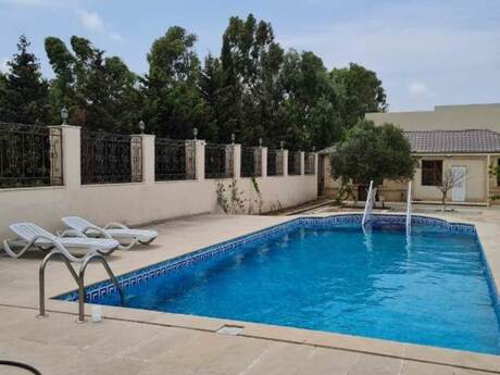 5 otaqlı həyət evi/bağ evi - Şüvəlan q. - 650 m²