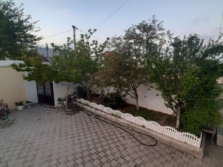 8 otaqlı həyət evi/bağ evi - Masazır q. - 320 m²