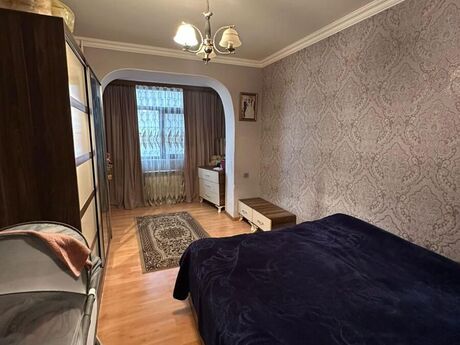 4 otaqlı köhnə tikili - Həzi Aslanov m. - 70 m²