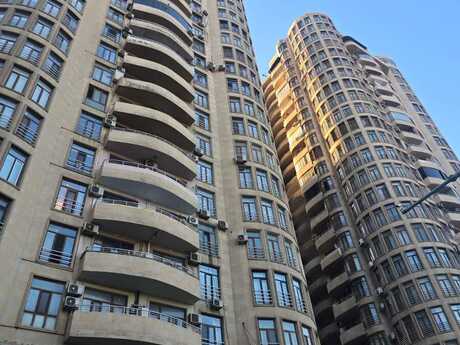 5 otaqlı yeni tikili - Şah İsmayıl Xətai m. - 226 m²