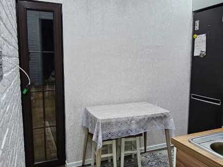 3 otaqlı köhnə tikili - Əhmədli m. - 65 m²